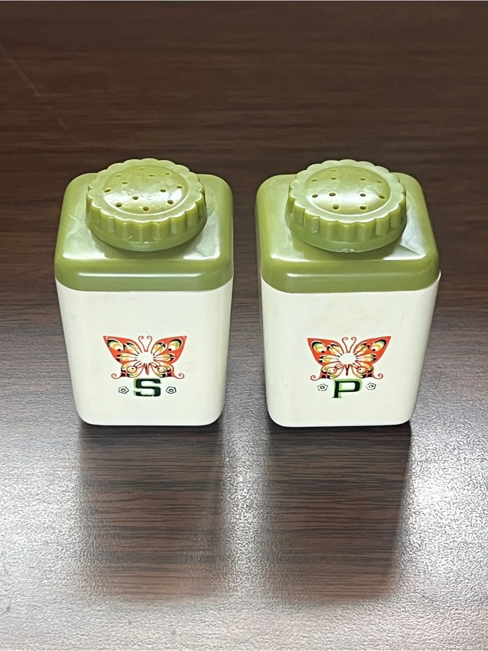 Vintage 70s Plastic Butterfly Green and White Salt and Pepper Shakers
